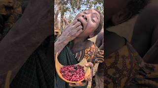 Happiness Doesnt need A Lot of Money😊 Woman hadzabe Eating Fruit foodbushmen culture africa [upl. by Duomham]