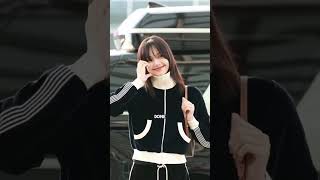 How Blackpink Lisa Trying To do Some Shameless Act to Upset Fans [upl. by Anaihs]