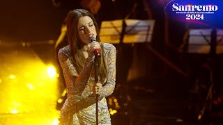 Sanremo 2024  Angelina Mango con Il quartetto darchi canta quotLa rondinequot [upl. by Atnima]