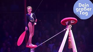 Balanceakt im Circus Roncalli  Romy als Zirkusartistin  Dein großer Tag  SWR Plus [upl. by Refinnej544]