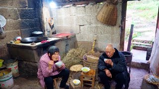 Primitive Lifestyle of 85 Yearold farmers in Remote Chinese Village [upl. by Royal226]