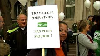 Rassemblement après le suicide dune employée de la mission locale dEtterbeek [upl. by Aylatan]