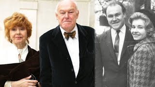 Prunella Scales amp Timothy West look so in love in unconventional wedding photo  Celebrity Weddings [upl. by Denny614]