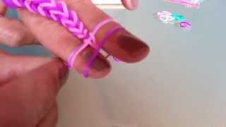 Loom Bands Armband  Fischgräten  über Finger  Stifte Anleitung deutsch [upl. by Akinak]