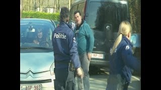 Een losgeslagen wilde op straat  De Buurtpolitie  VTM [upl. by Ardnued]