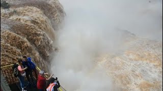 Cataratas do Iguaçu atingem um dos níveis mais altos em anos  AFP [upl. by Ahtimat]