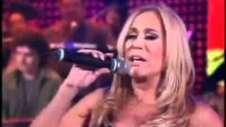 Suzana Vieira esquece a letra cantando no Faustão  191210 [upl. by Nyra]