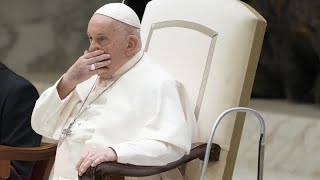 Udienza pubblica per il Papa evidenti difficoltà respiratorie [upl. by Nayar]