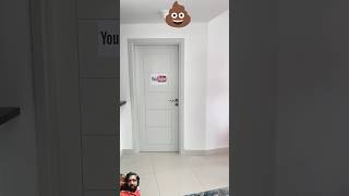 Huggy poop 💩 under the door prank shorts poppyhuggywuggy huggytime [upl. by Phares]