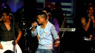 DAVID CALZADO y CHARANGA HABANERA  La Cubana Official Live Clip HD [upl. by Dlonyar]