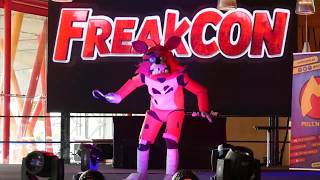 Freakcon 2020  Concurso cosplay  Foxy  Five Nights at Freddys FNAF [upl. by Gnahk]