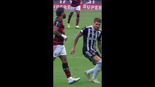 GABIGOL MANDA BEIJO PRO LYANCO  FLAMENGO X ATLÉTICOMG  COPA DO BRASIL  shorts  geglobo [upl. by Kessel929]