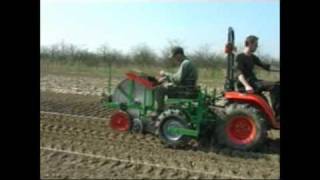 De schijvenplanters zijn geschikt voor het planten van kleine bomen schijvenplanter [upl. by Flann637]