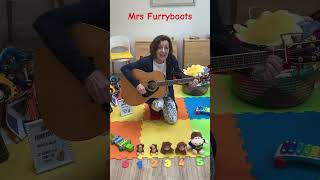 5 cheeky monkeys swinging in a tree 🎵 Mrs Furryboots Number Songs [upl. by Longo]