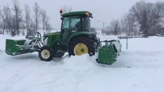 4066R déneigement frontal en action [upl. by Micheline981]