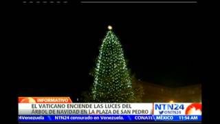 El espectacular árbol de navidad que ilumina desde este viernes el Vaticano [upl. by Annunciata31]