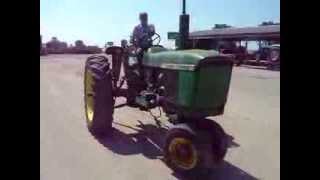 JOHN DEERE 2520 COMPLETE RUNNING TRACTOR [upl. by Matheson]