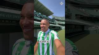 VITOR ROQUE NO BETIS ⚽ Atacante visita o estádio do clube e manda recado à torcida shorts [upl. by Noxaj259]